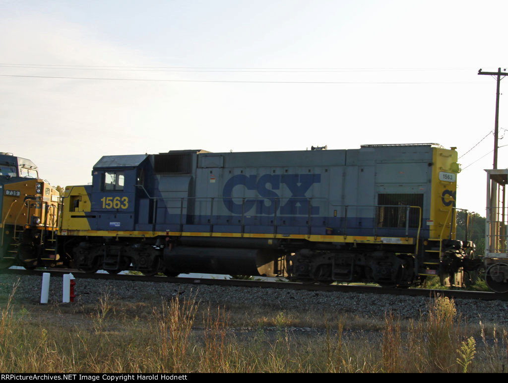 CSX 1563